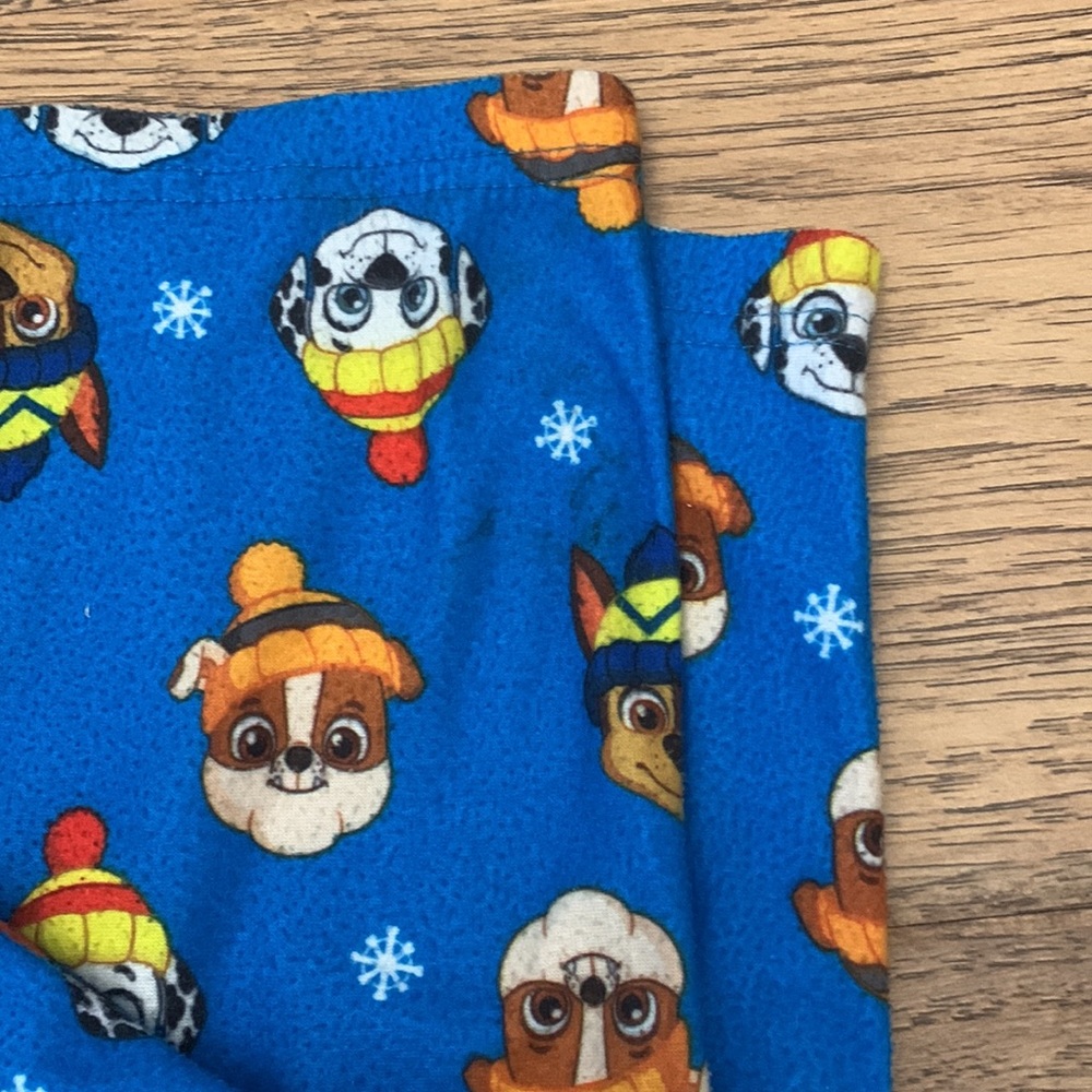 Paw Patrol winter pajamas - size 4T - Picture 6 of 6